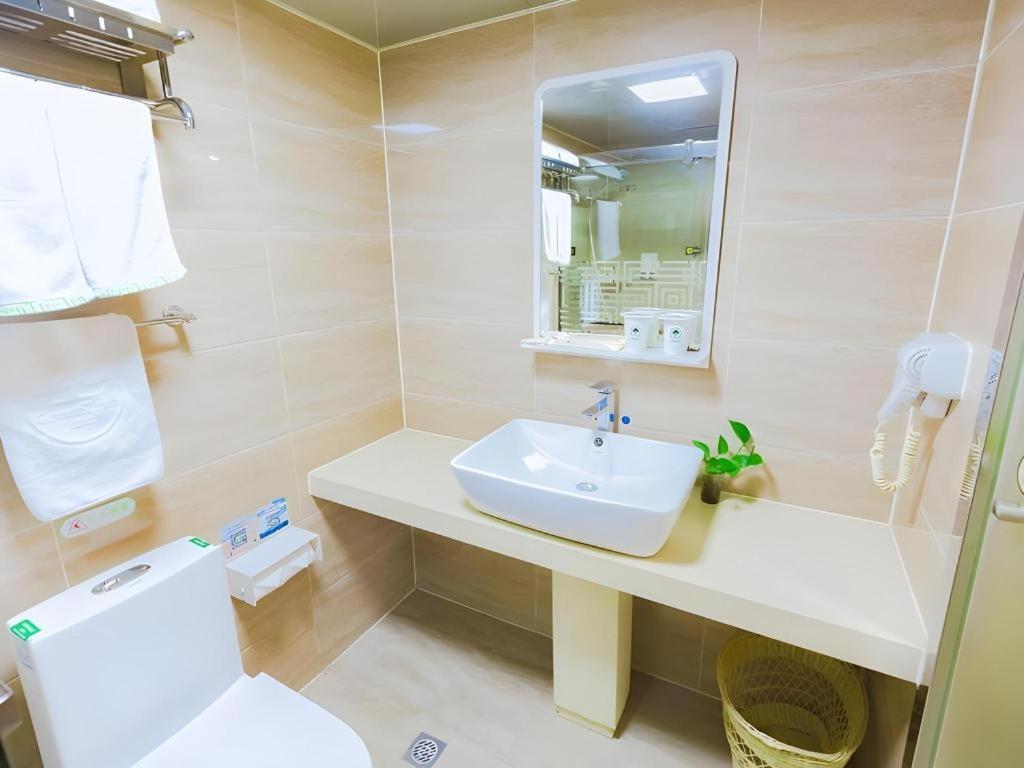 Greentree Inn Shanghai Guangxin Road Tongji Hospital Express Hotel Exterior photo