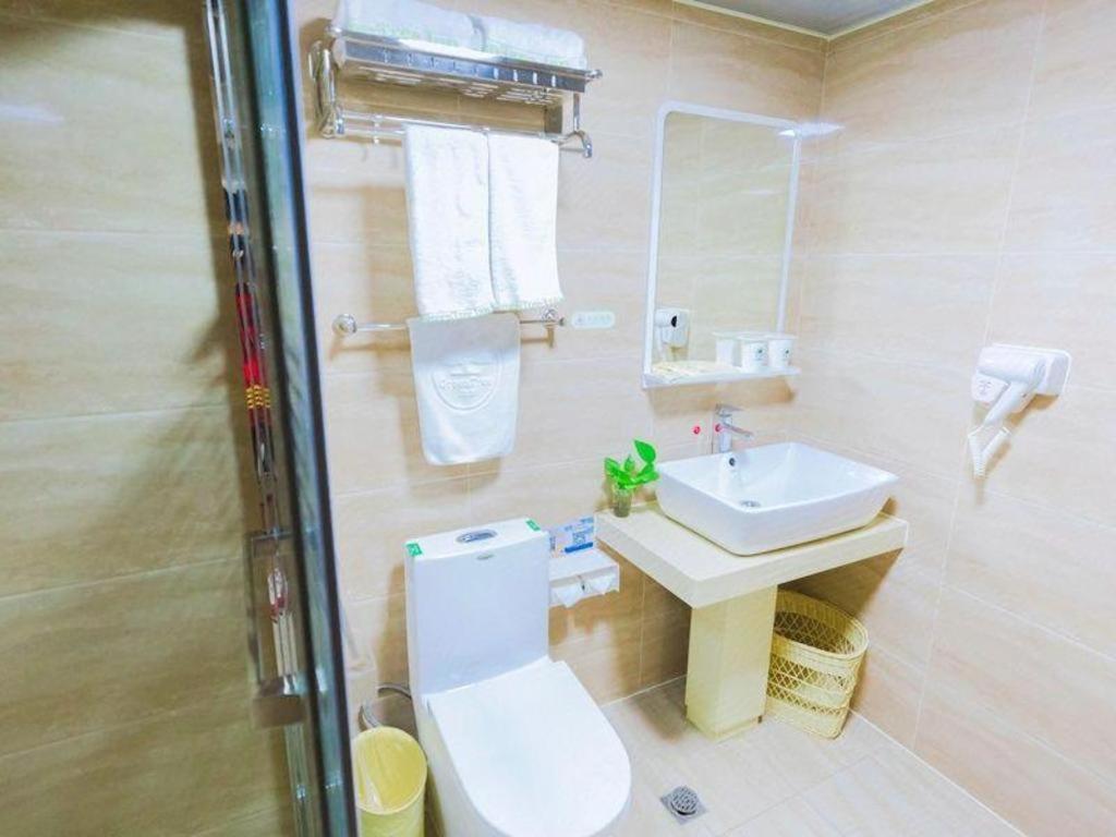 Greentree Inn Shanghai Guangxin Road Tongji Hospital Express Hotel Exterior photo