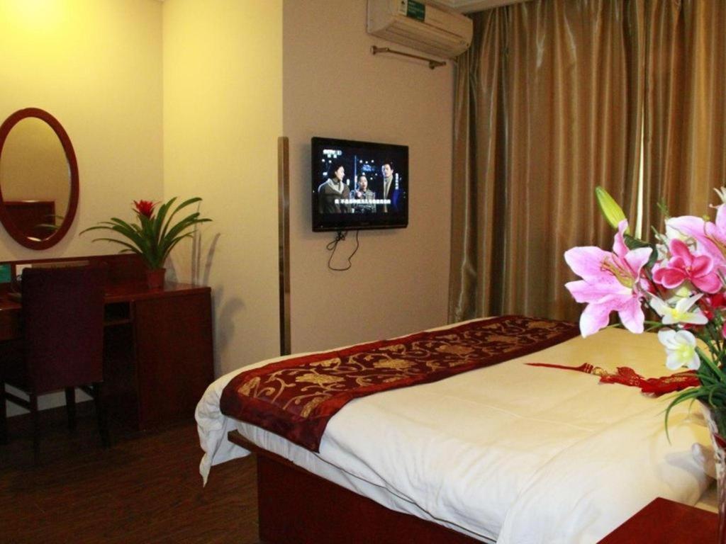 Greentree Inn Shanghai Guangxin Road Tongji Hospital Express Hotel Exterior photo
