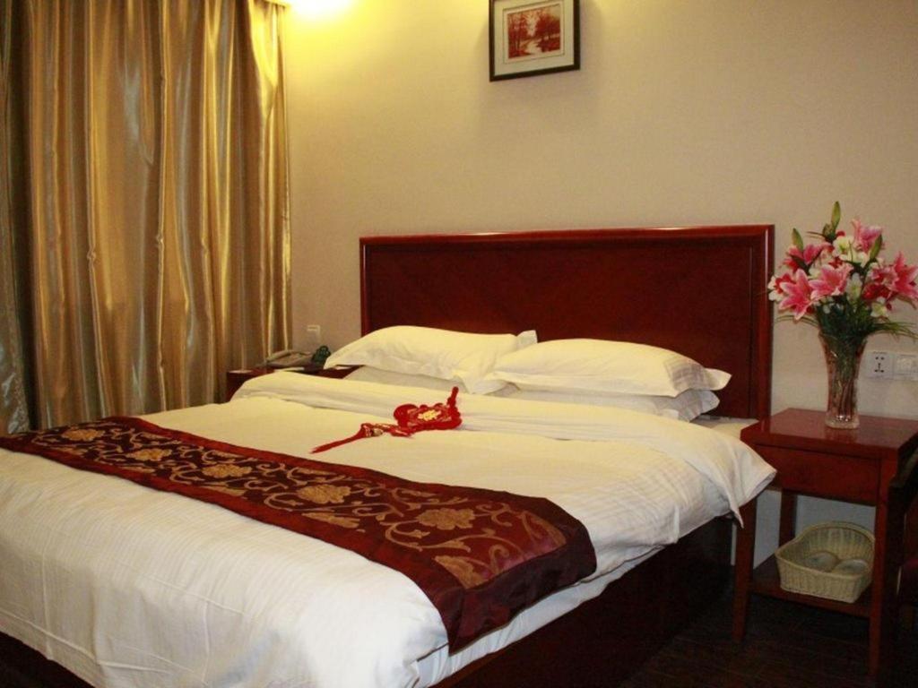Greentree Inn Shanghai Guangxin Road Tongji Hospital Express Hotel Exterior photo